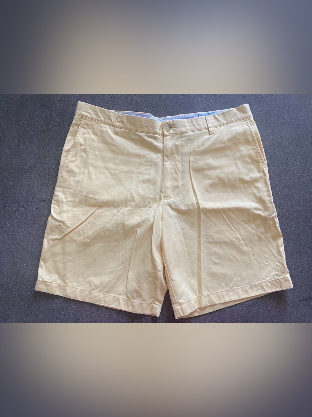 Southern Tide the skipjack Men's Light Yellow Flat Front Shorts